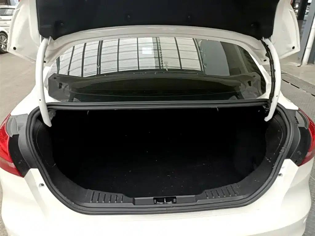 2017 Ford Focus Sedan EcoBoost 180 Automatic Elite — миниатюра 19