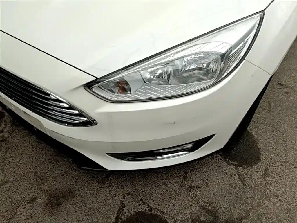 2017 Ford Focus Sedan EcoBoost 180 Automatic Elite — миниатюра 24