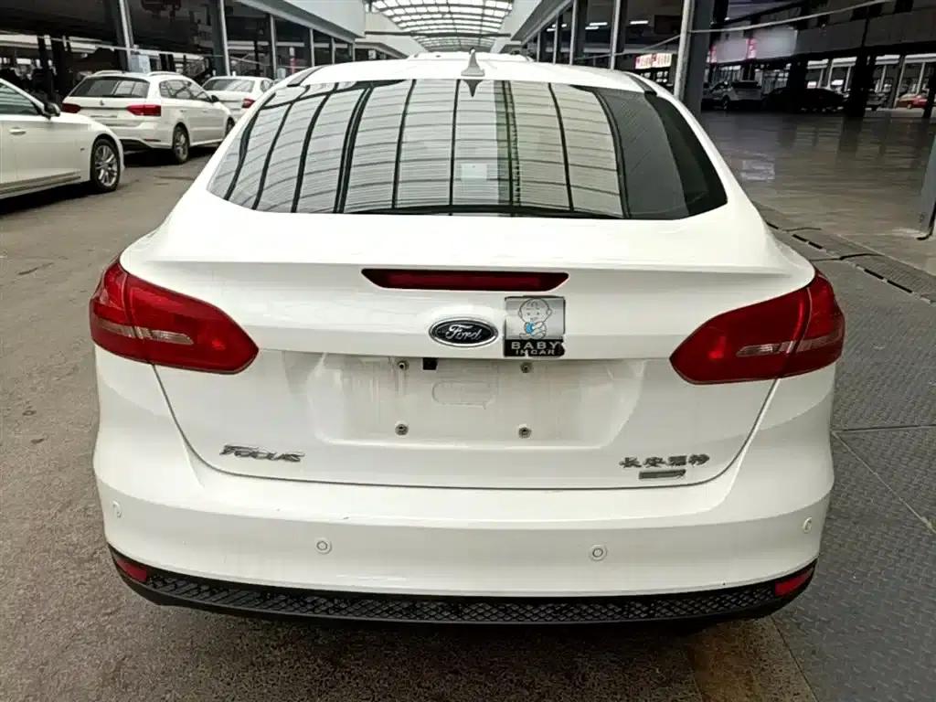 2017 Ford Focus Sedan EcoBoost 180 Automatic Elite — миниатюра 6
