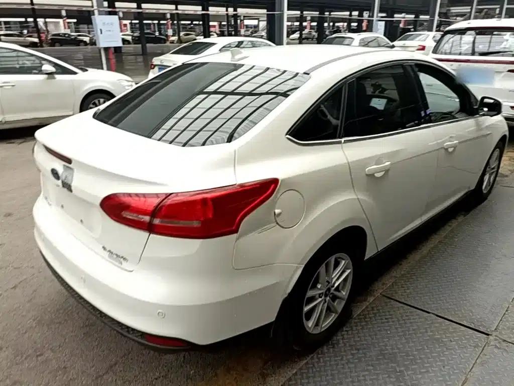 2017 Ford Focus Sedan EcoBoost 180 Automatic Elite — миниатюра 7