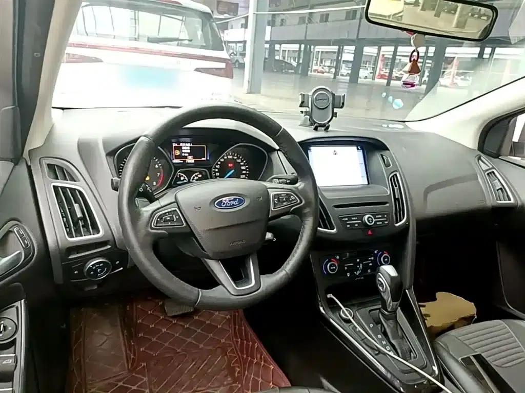 2017 Ford Focus Sedan EcoBoost 180 Automatic Elite — миниатюра 10