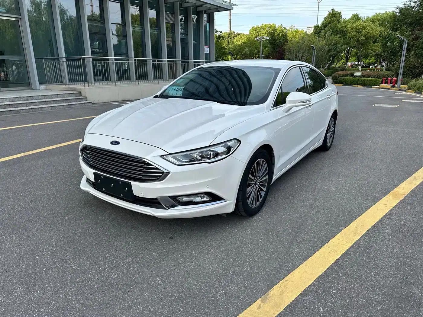 2017 Ford Mondeo EcoBoost 200 Luxury — миниатюра 1