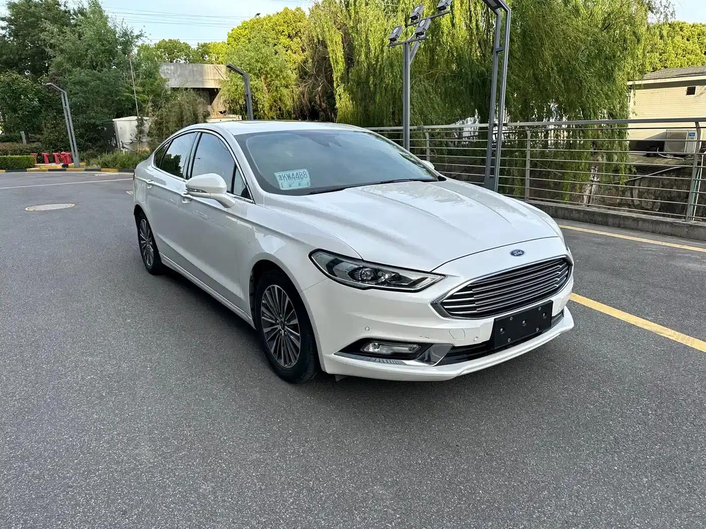 2017 Ford Mondeo EcoBoost 200 Luxury — миниатюра 3