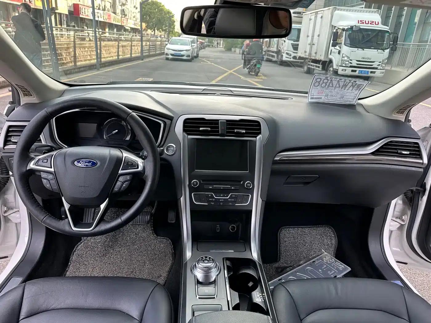 2017 Ford Mondeo EcoBoost 200 Luxury — миниатюра 9