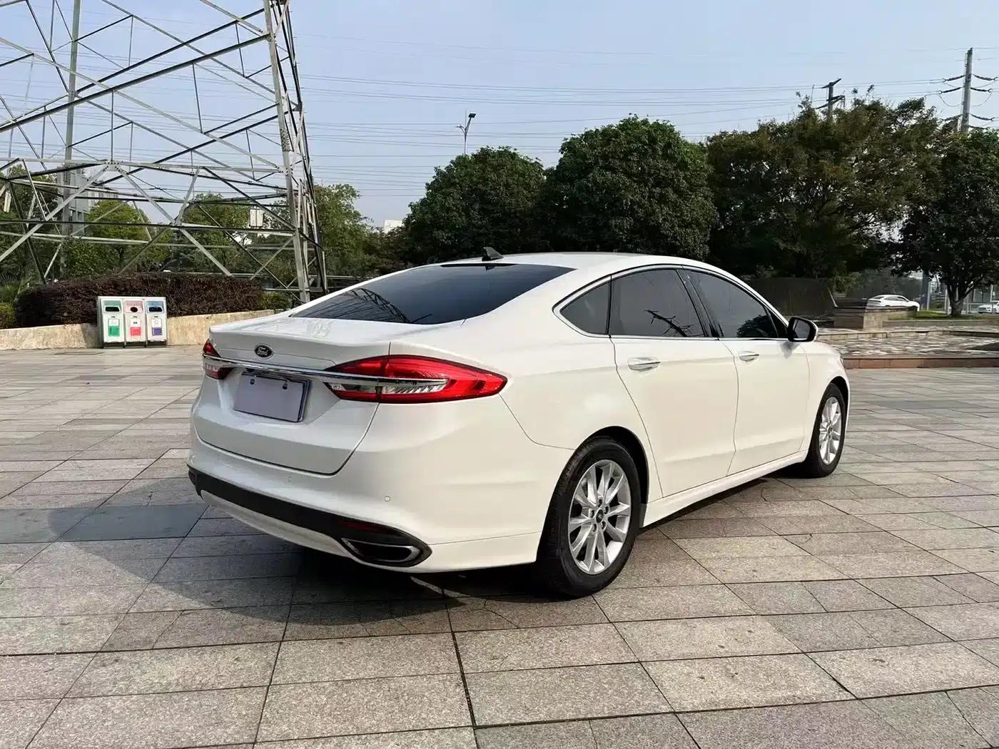 2018 Ford Mondeo EcoBoost 200 Fashion Edition — миниатюра 4
