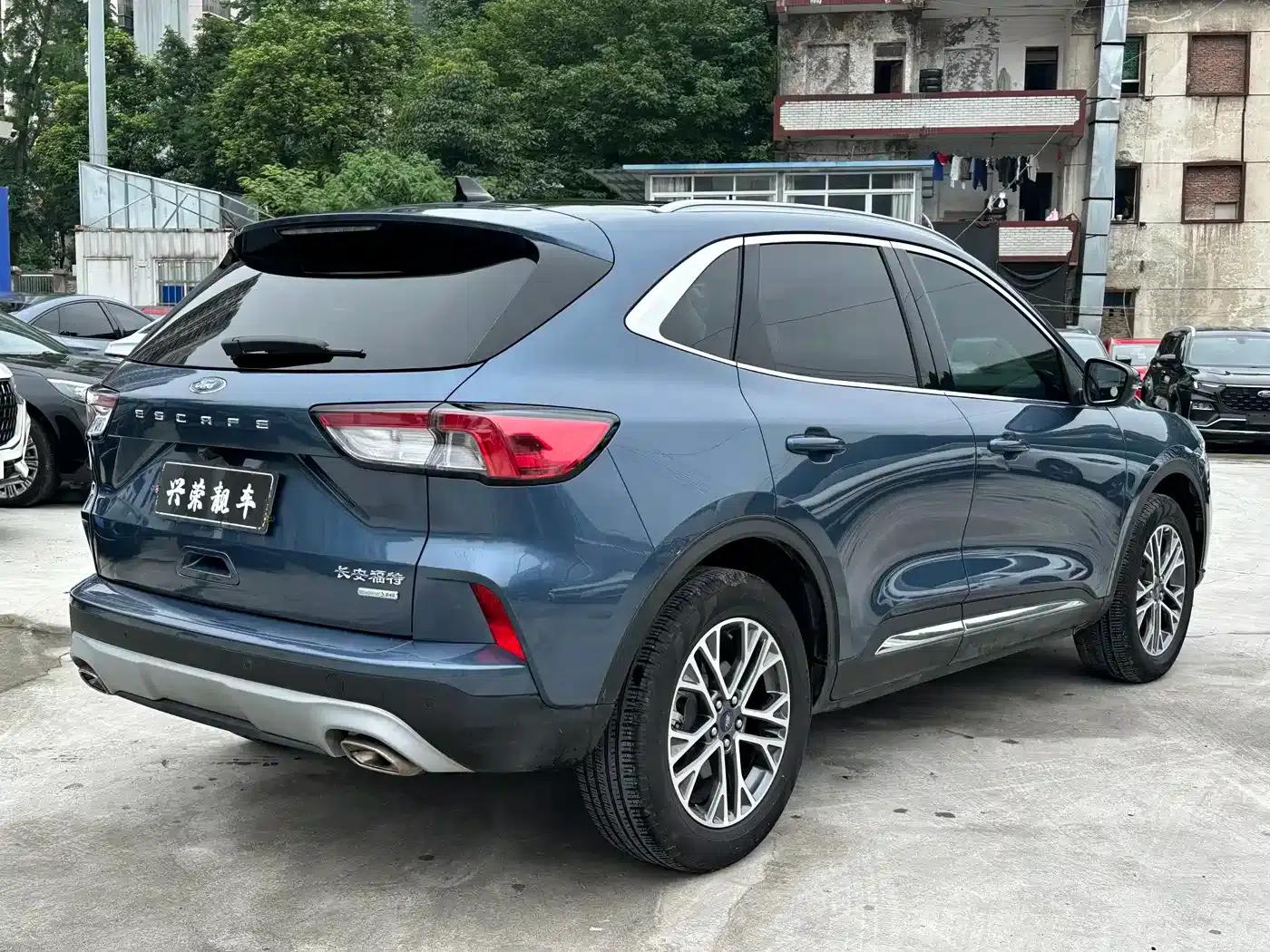 Escape 2020 EcoBoost 245 2WD Premium Edition — миниатюра 4