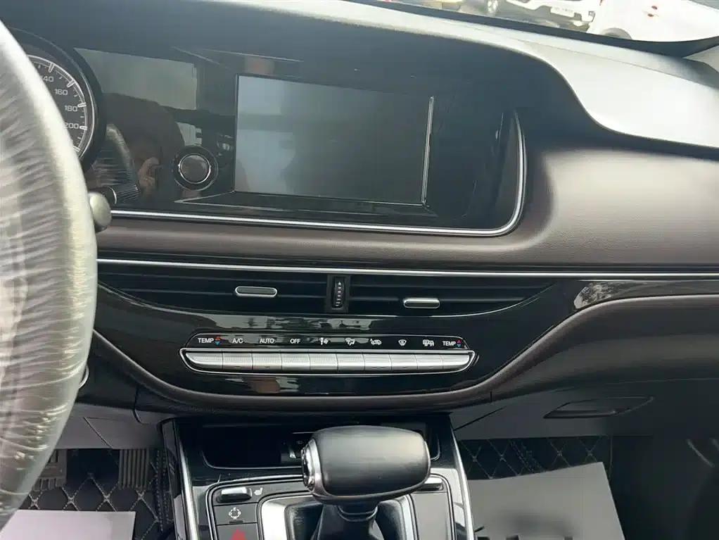 Trumpchi M6 2019 270T Automatic Premium Edition (7-seater) National V Emission Standard — миниатюра 4