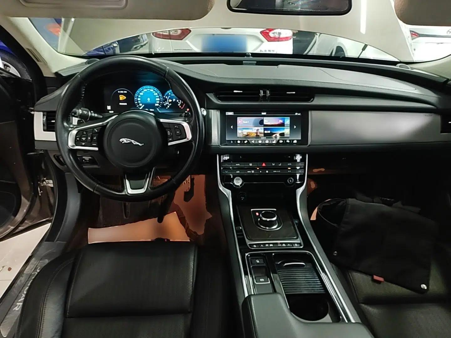 Jaguar XFL 2018 XFL 2.0T 250 PS Luxury Edition — миниатюра 12