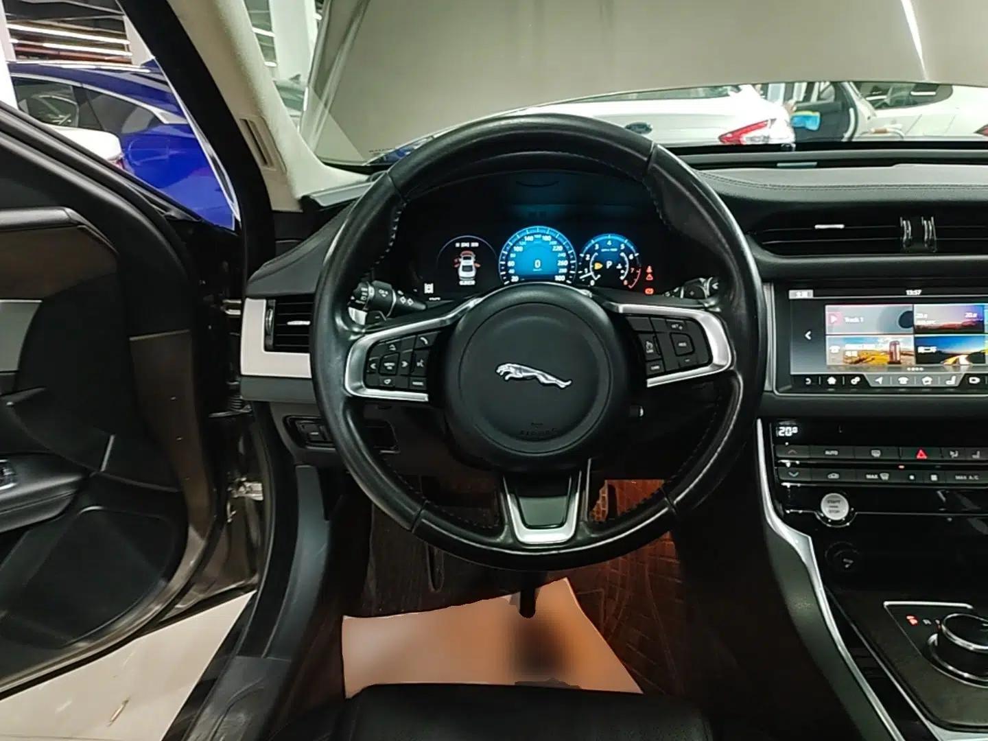 Jaguar XFL 2018 XFL 2.0T 250 PS Luxury Edition — миниатюра 13
