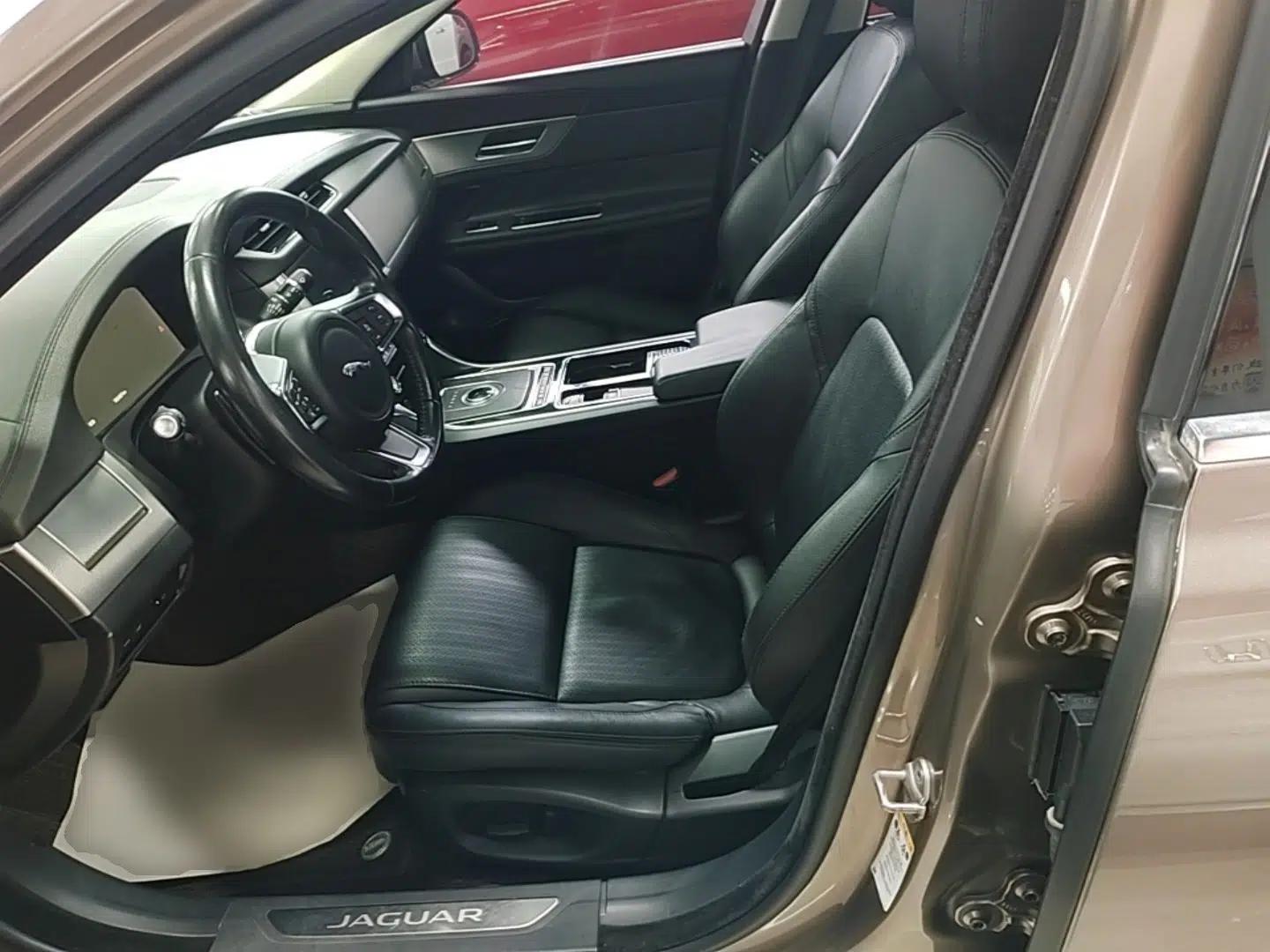 Jaguar XFL 2018 XFL 2.0T 250 PS Luxury Edition — миниатюра 17