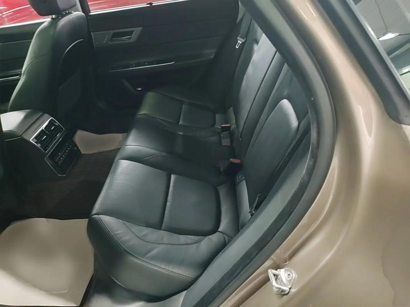 Jaguar XFL 2018 XFL 2.0T 250 PS Luxury Edition — миниатюра 19