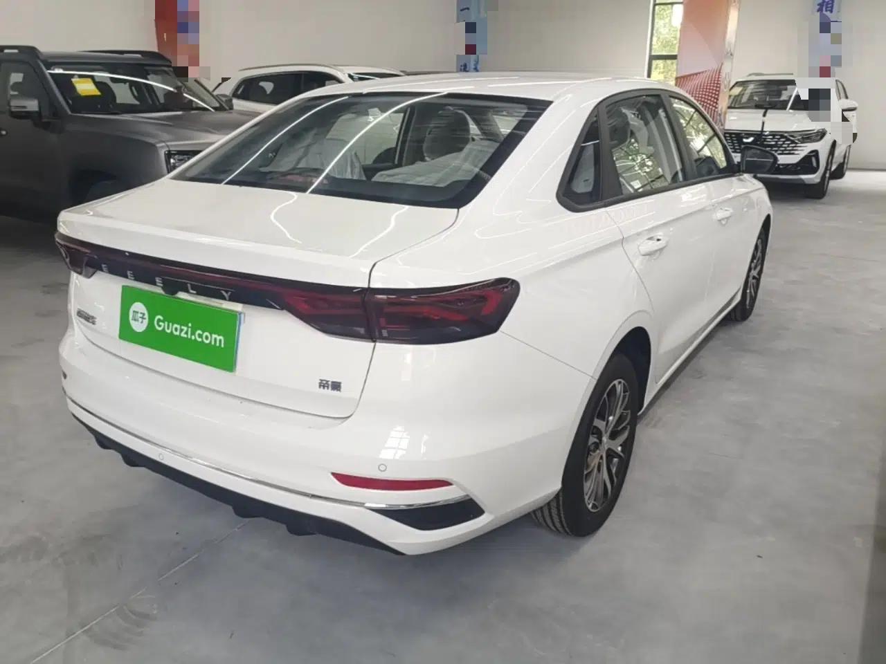 Geely Auto Emgrand 2026 Model 4th Generation 4 Millionth Anniversary Edition 1.5L CVT Overdrive Edition — миниатюра 6