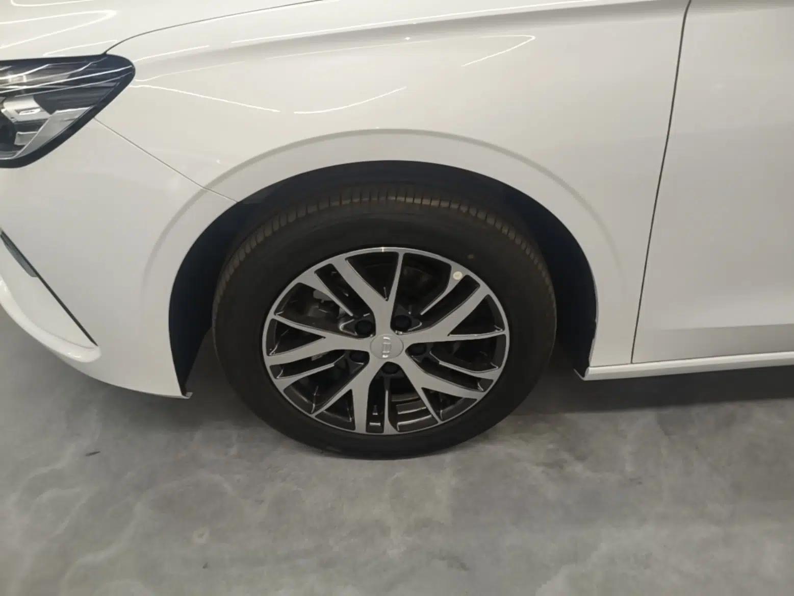 Geely Auto Emgrand 2026 Model 4th Generation 4 Millionth Anniversary Edition 1.5L CVT Overdrive Edition — миниатюра 8