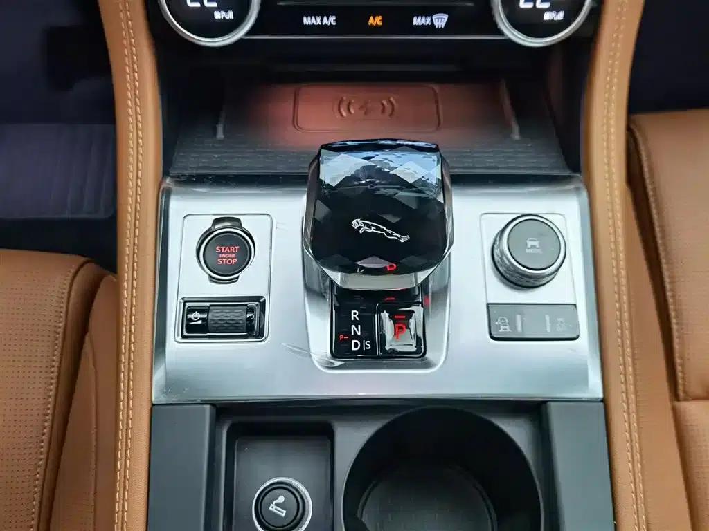 2024 Jaguar F-PACE P250 R-Dynamic SE — миниатюра 13