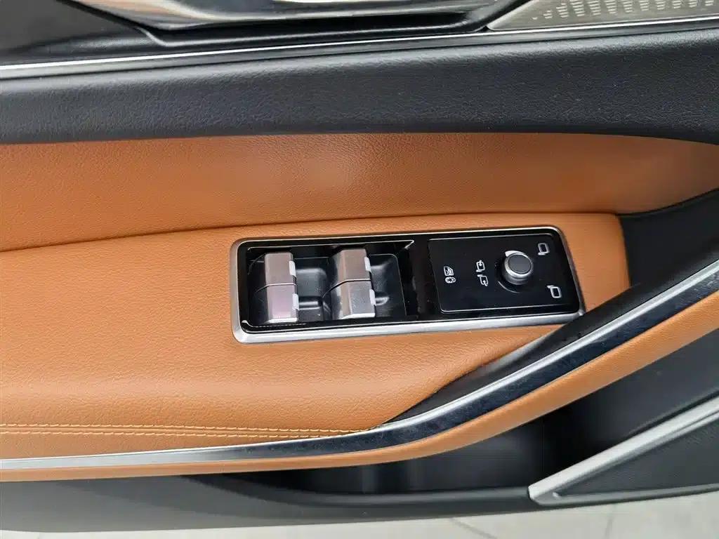2024 Jaguar F-PACE P250 R-Dynamic SE — миниатюра 9