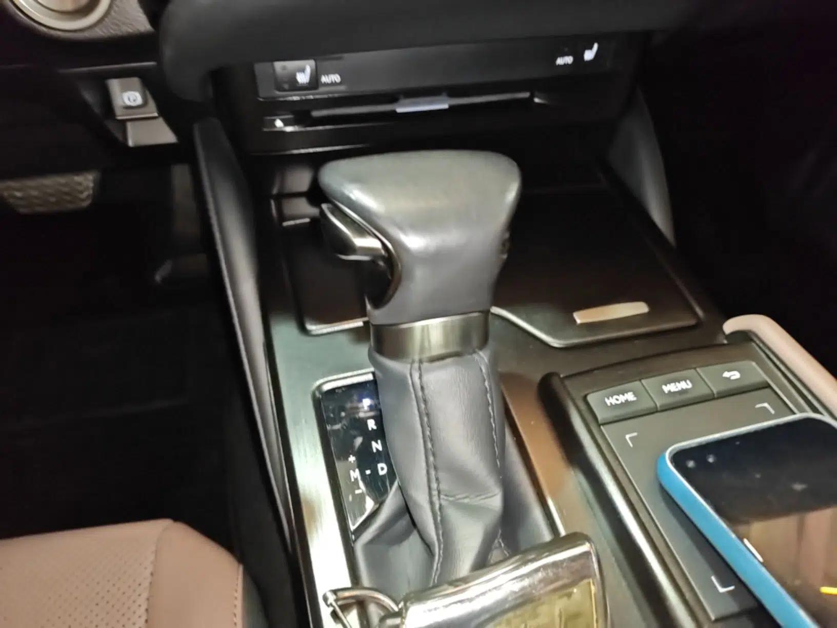 Lexus ES 2021 200 Excellence Edition — миниатюра 17