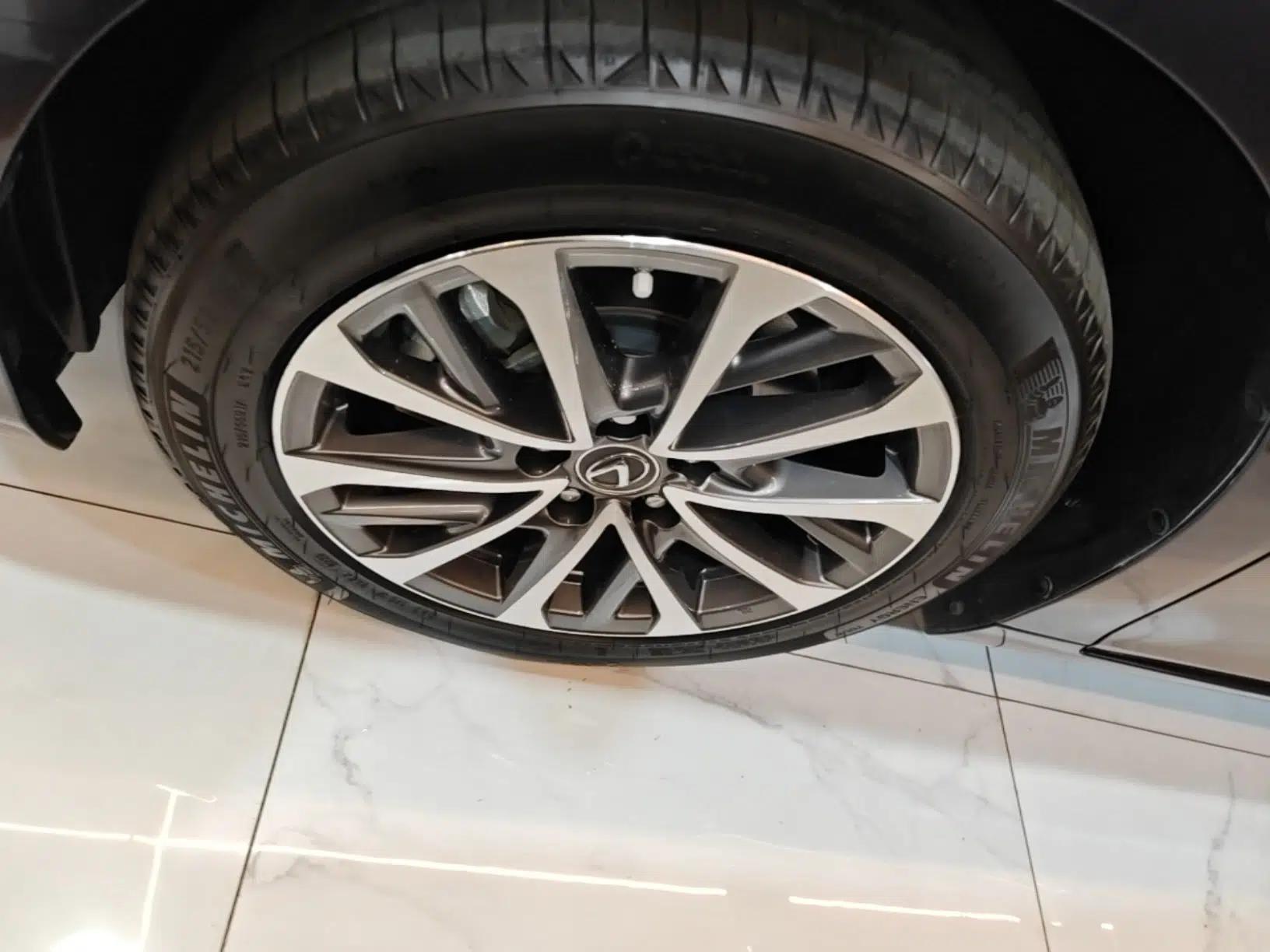 Lexus ES 2021 200 Excellence Edition — миниатюра 8