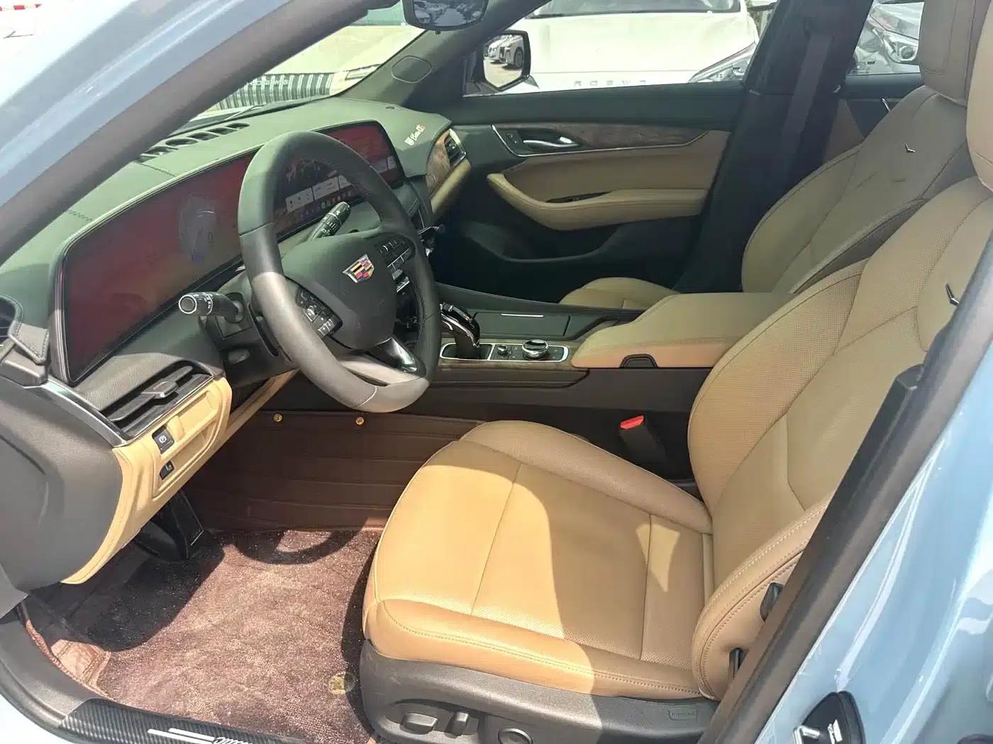 2025 Cadillac CT5 28T Track Performance Edition — миниатюра 6
