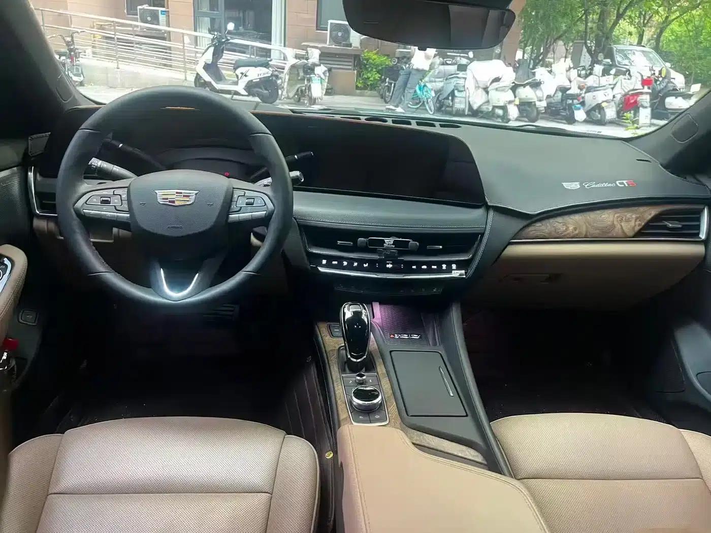 2025 Cadillac CT5 28T Track Performance Edition — миниатюра 7