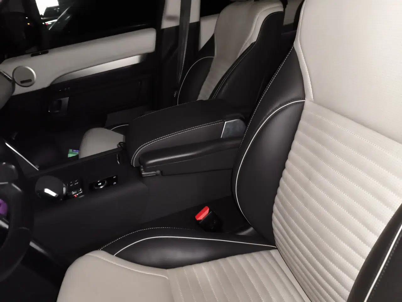 Land Rover Discovery 2021 360 PS R-Dynamic HSE — миниатюра 14