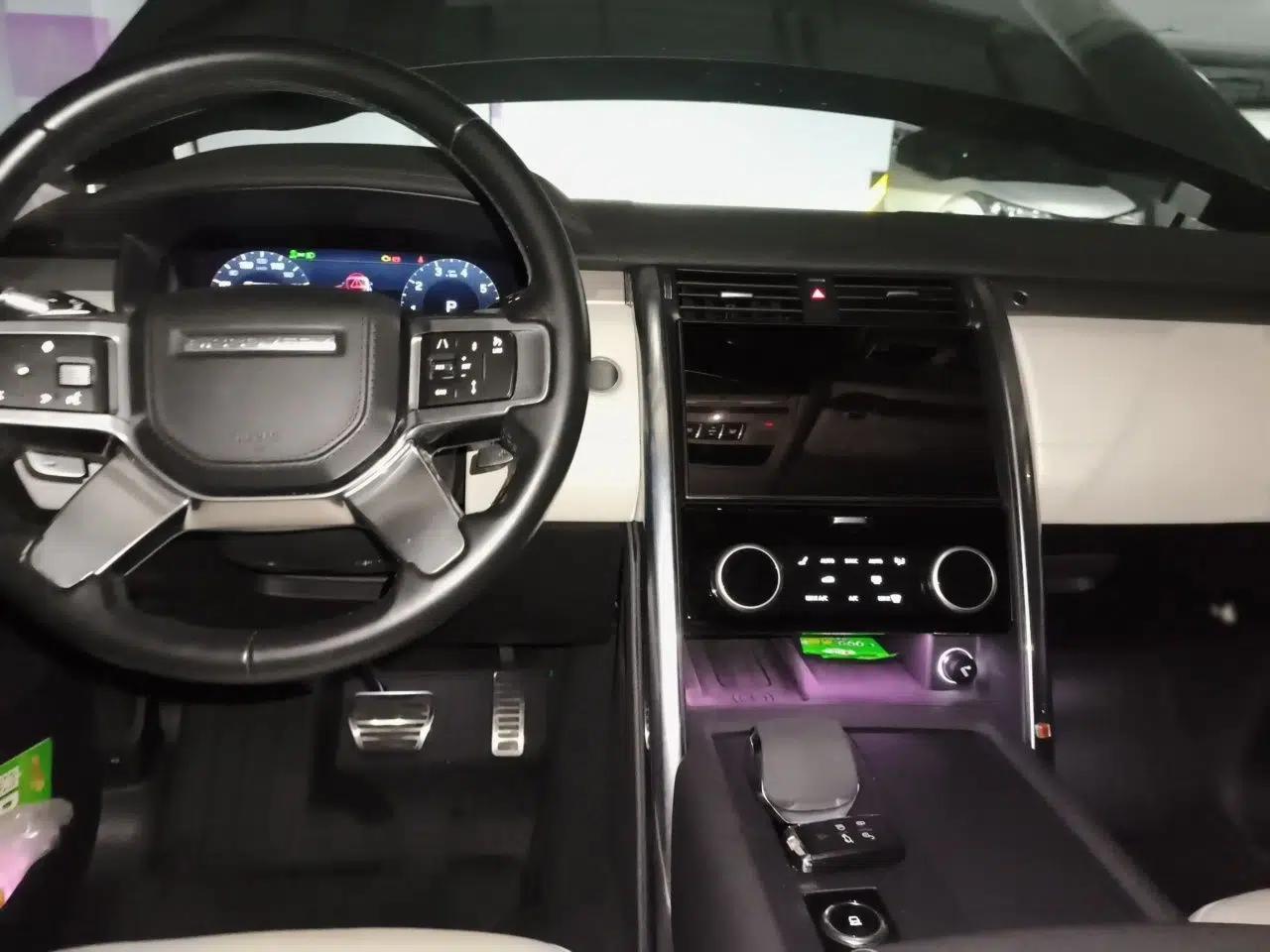 Land Rover Discovery 2021 360 PS R-Dynamic HSE — миниатюра 18