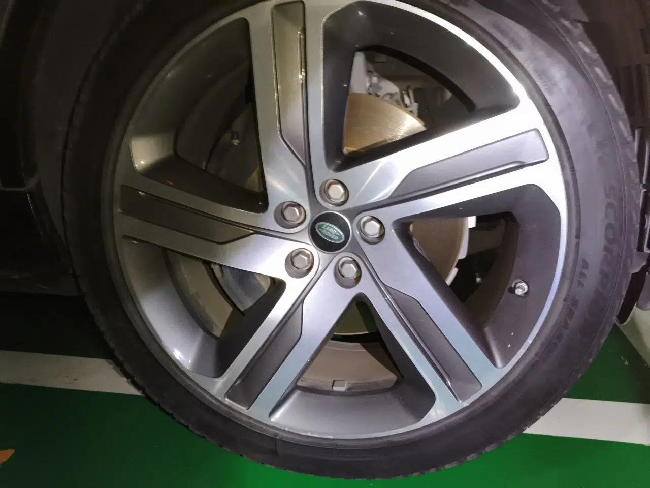 Land Rover Discovery 2021 360 PS R-Dynamic HSE — миниатюра 8