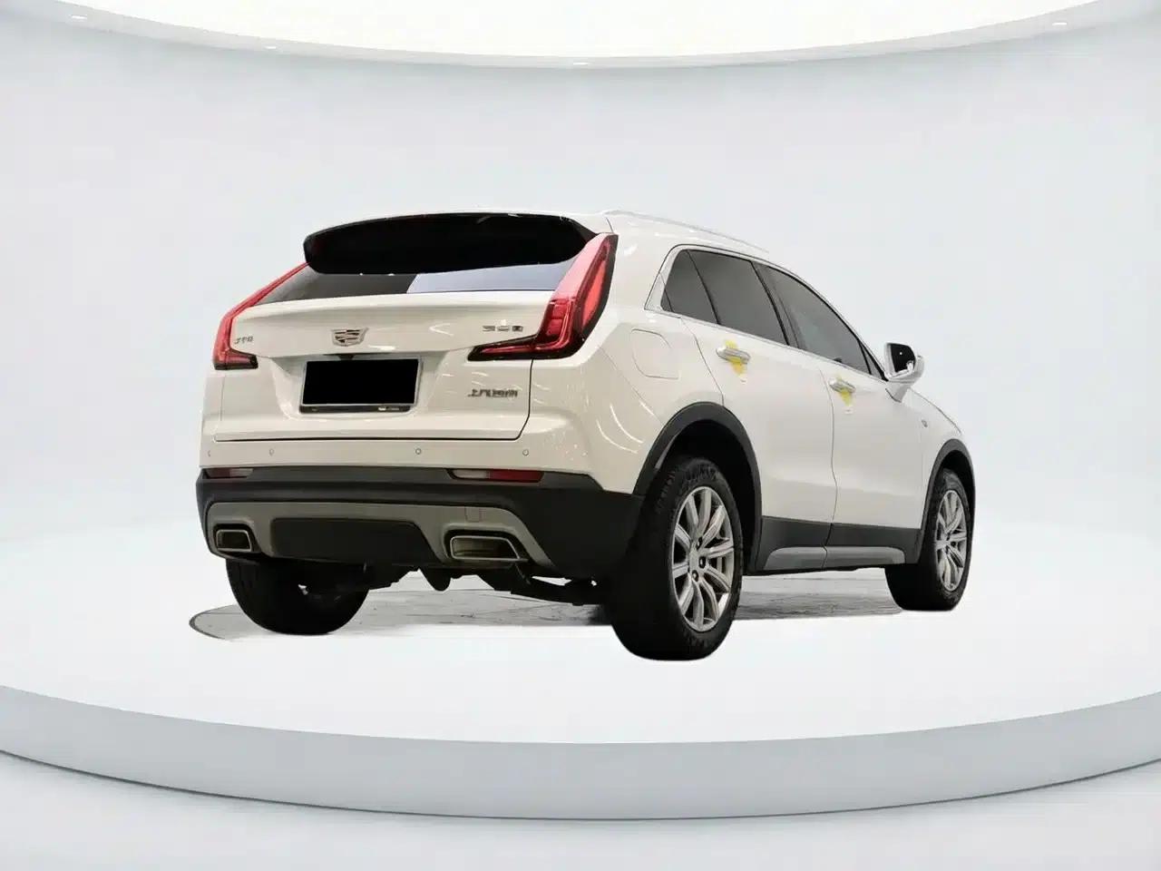 Cadillac XT4 2021 28T Two-Wheel Drive Premium Edition — миниатюра 3