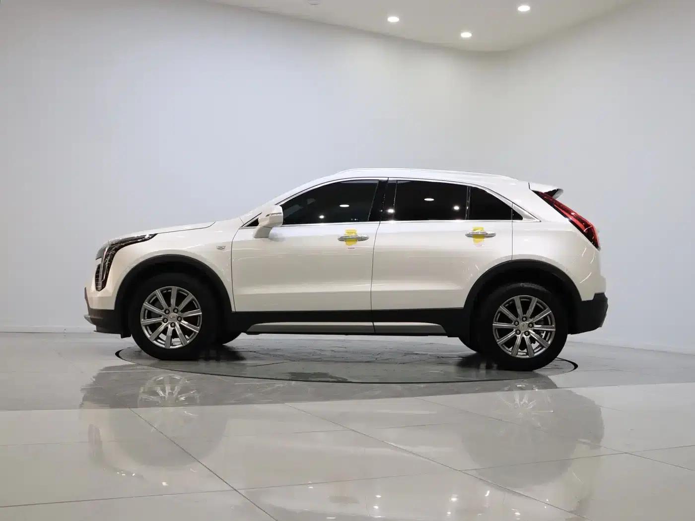 Cadillac XT4 2021 28T Two-Wheel Drive Premium Edition — миниатюра 5
