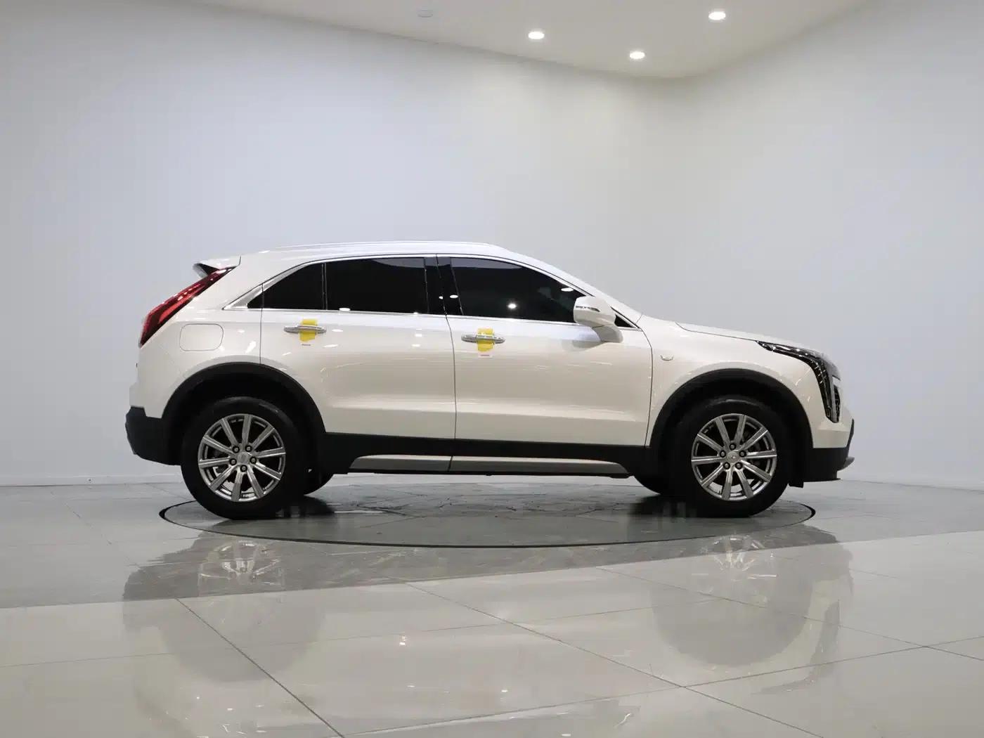 Cadillac XT4 2021 28T Two-Wheel Drive Premium Edition — миниатюра 6