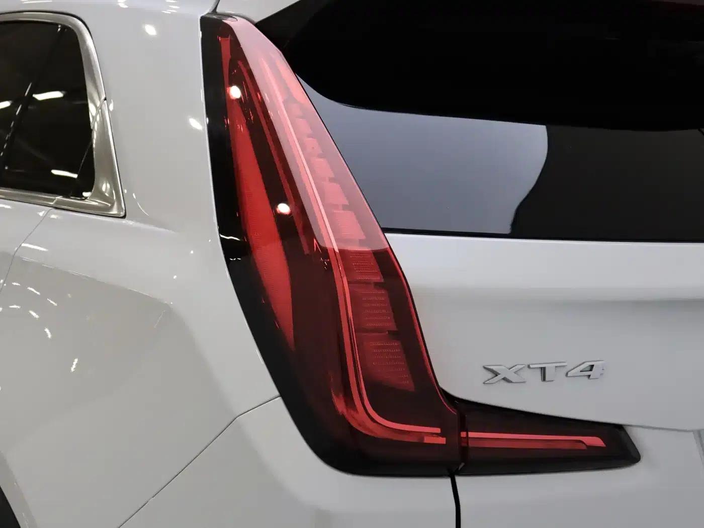 Cadillac XT4 2021 28T Two-Wheel Drive Premium Edition — миниатюра 8