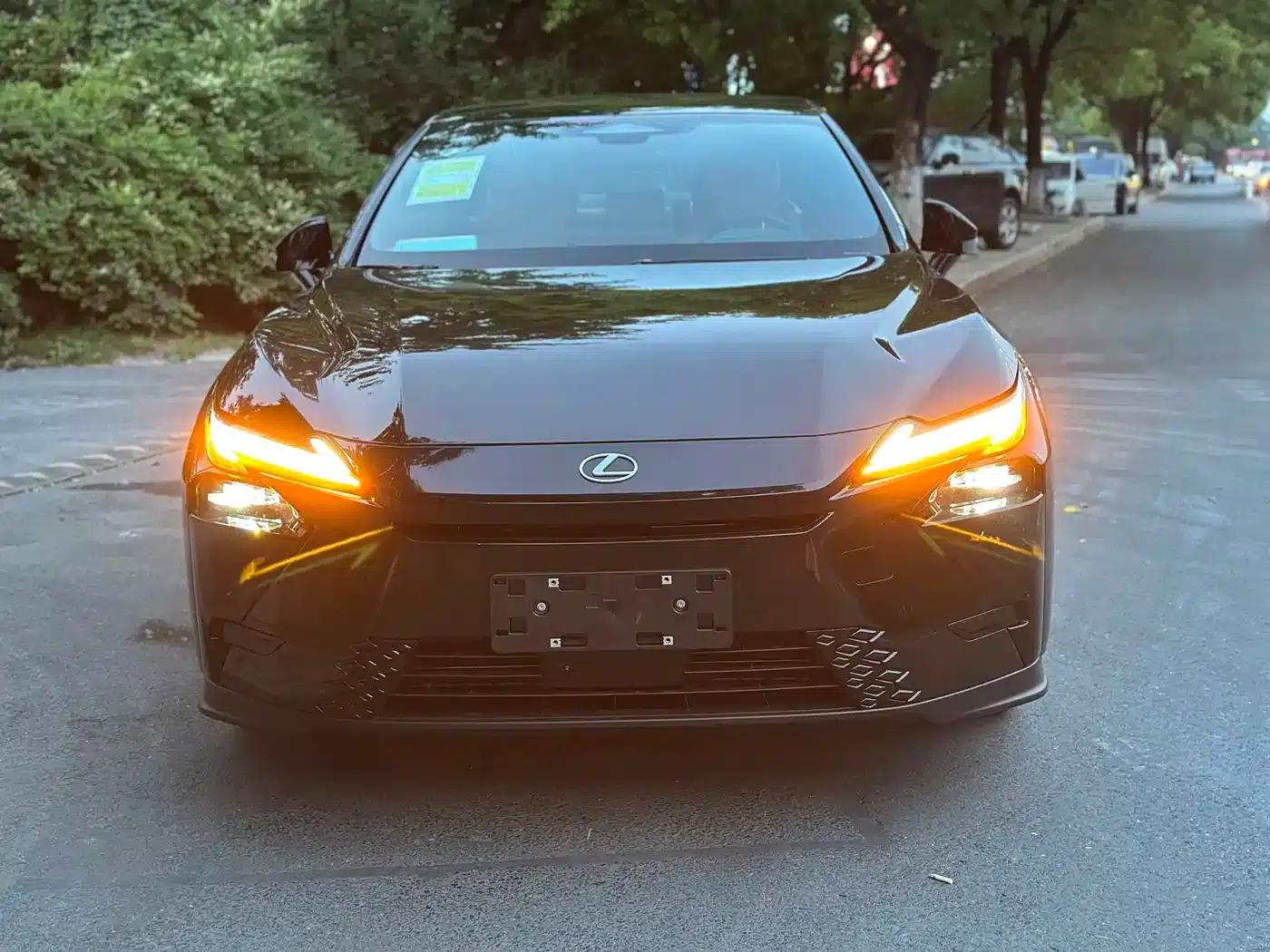 Lexus ES 2026 300h — миниатюра 3
