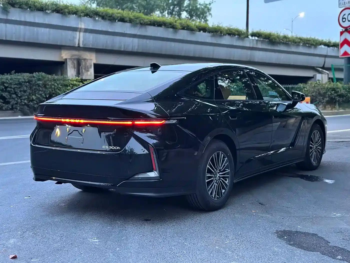 Lexus ES 2026 300h — миниатюра 4
