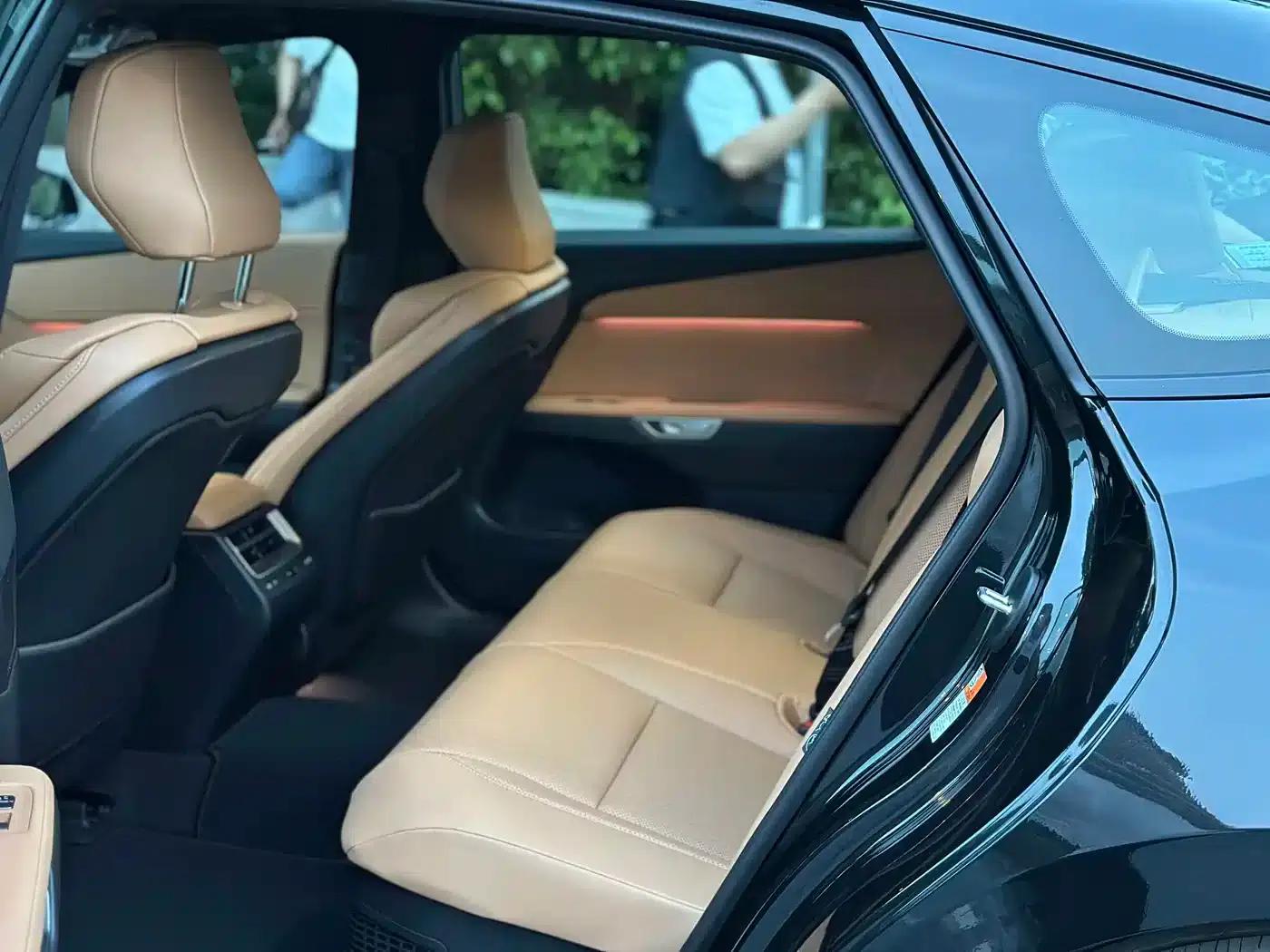 Lexus ES 2026 300h — миниатюра 10