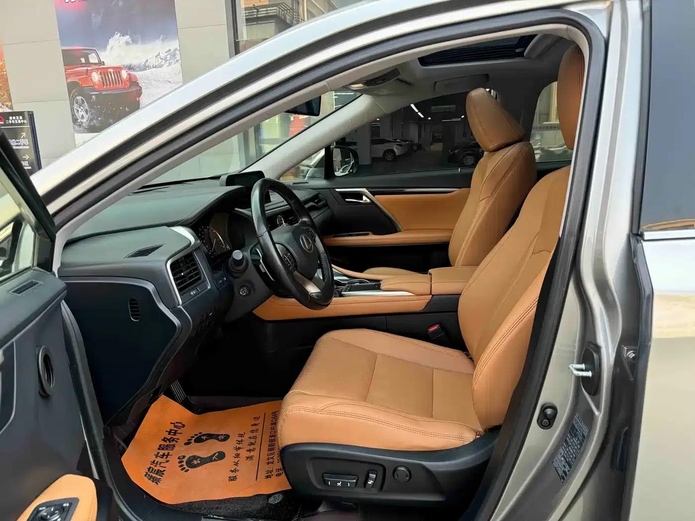 Lexus RX 2020 Facelift 300 2WD Elite Edition — миниатюра 4