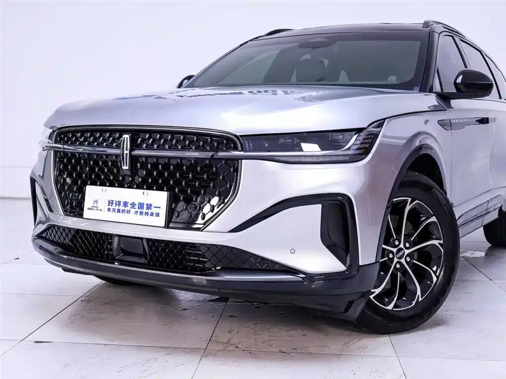 Navigator 2026 2.0T 4WD Atlantis Premium Edition — миниатюра 3