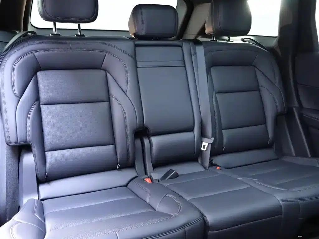 Navigator 2026 2.0T 4WD Atlantis Premium Edition — миниатюра 23