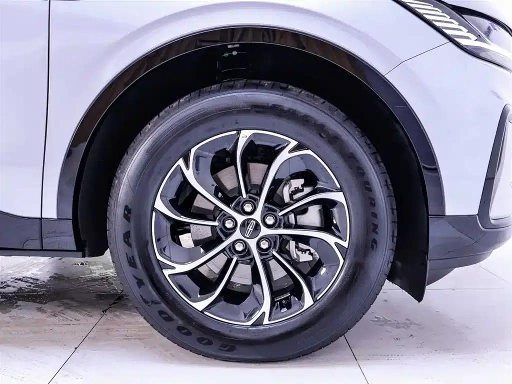 Navigator 2026 2.0T 4WD Atlantis Premium Edition — миниатюра 6