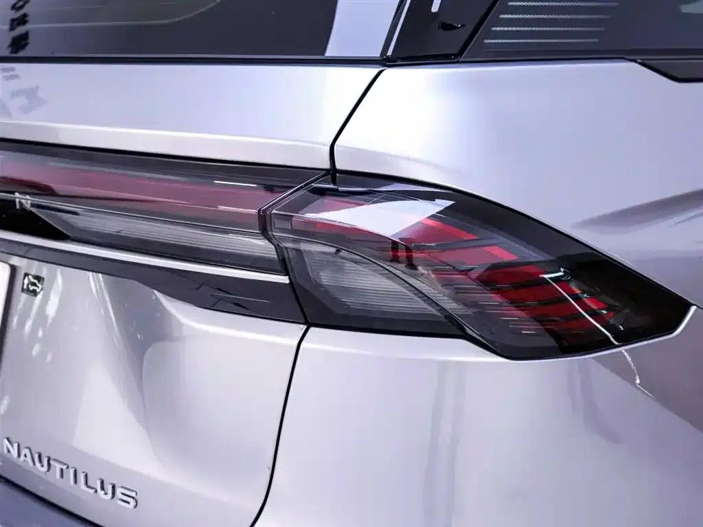 Navigator 2026 2.0T 4WD Atlantis Premium Edition — миниатюра 9