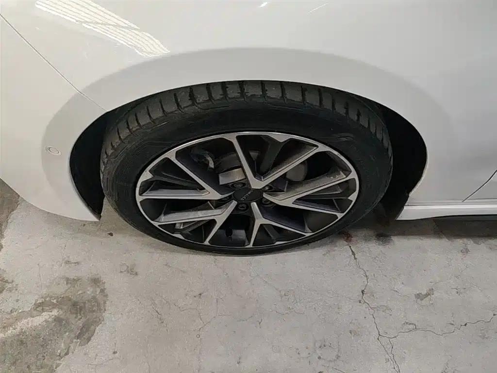 Lynk & Co 03 2019 1.5TD DCT Pro Edition (China VI Emission Standard) — миниатюра 23