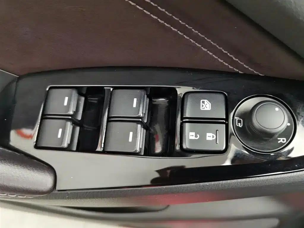 Mazda3 Axela 2017 Sedan 2.0L Automatic Premium (China V Emission Standard) — миниатюра 9