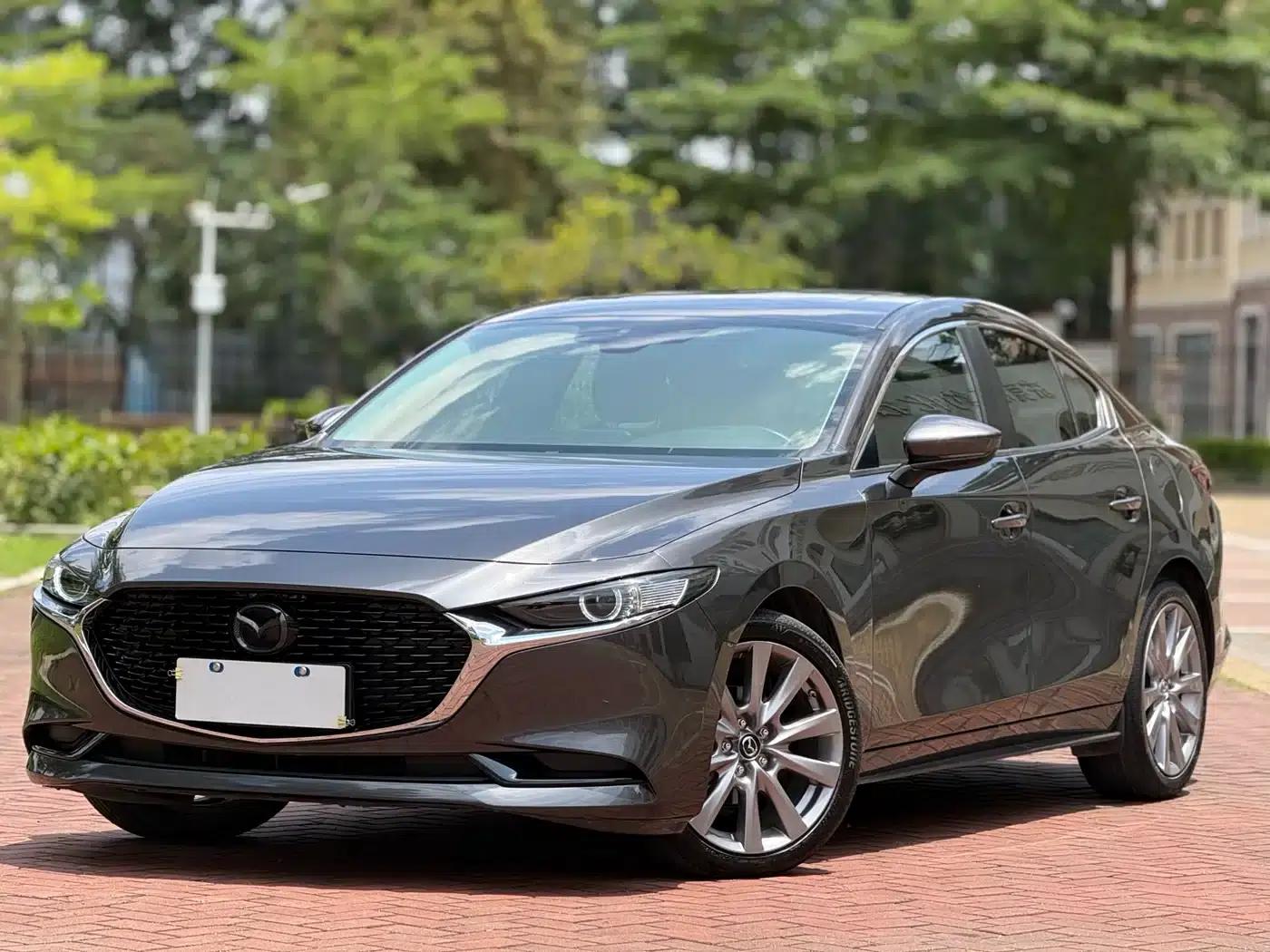 Mazda3 Axela 2021 2.0L Automatic Premium Edition — миниатюра 1