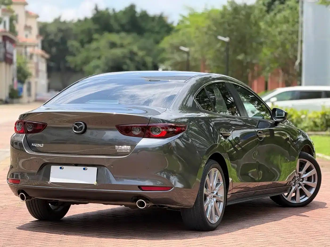 Mazda3 Axela 2021 2.0L Automatic Premium Edition — миниатюра 5