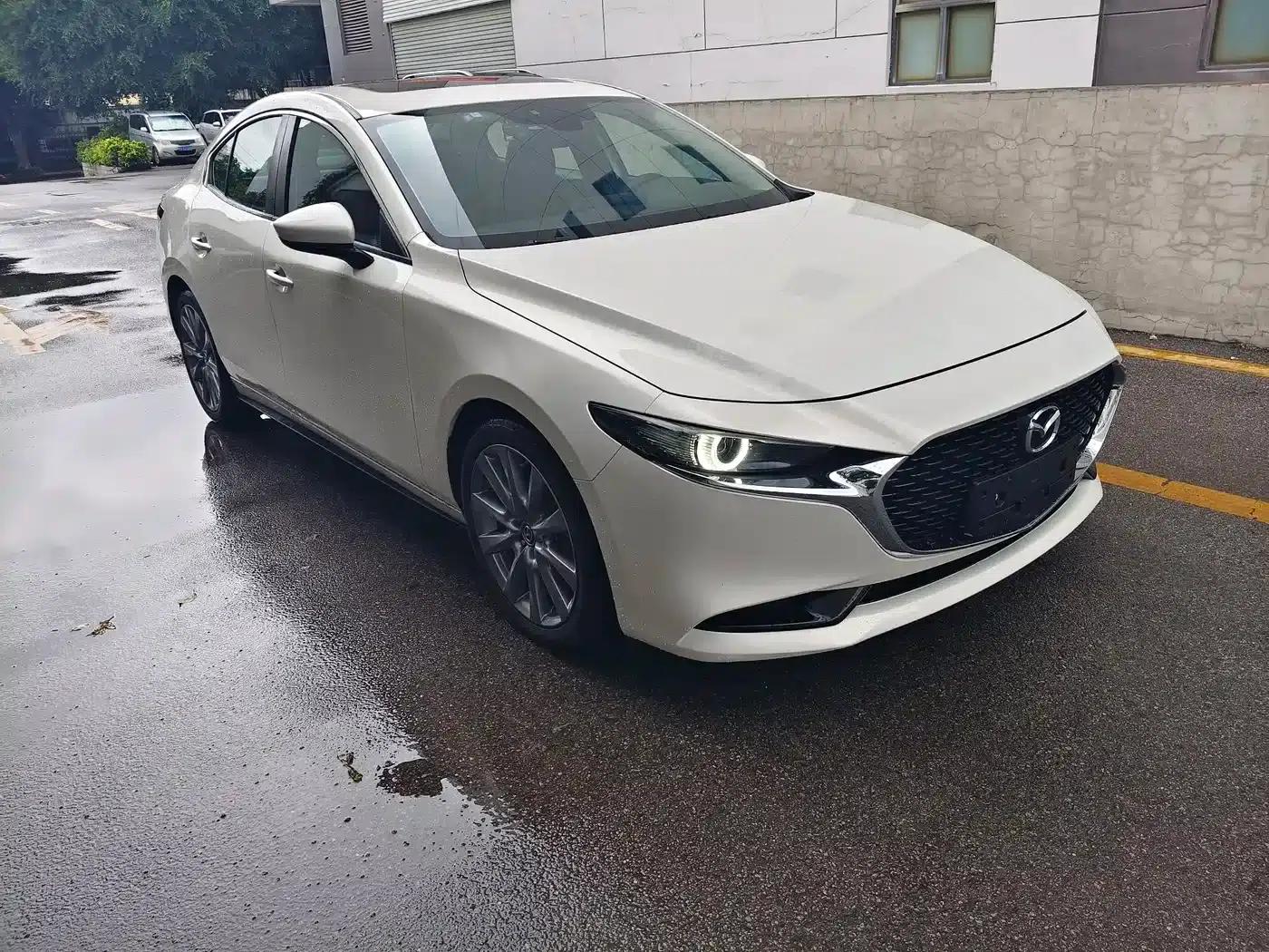 Mazda3 Axela 2020 2.0L Automatic Premium Edition — миниатюра 3