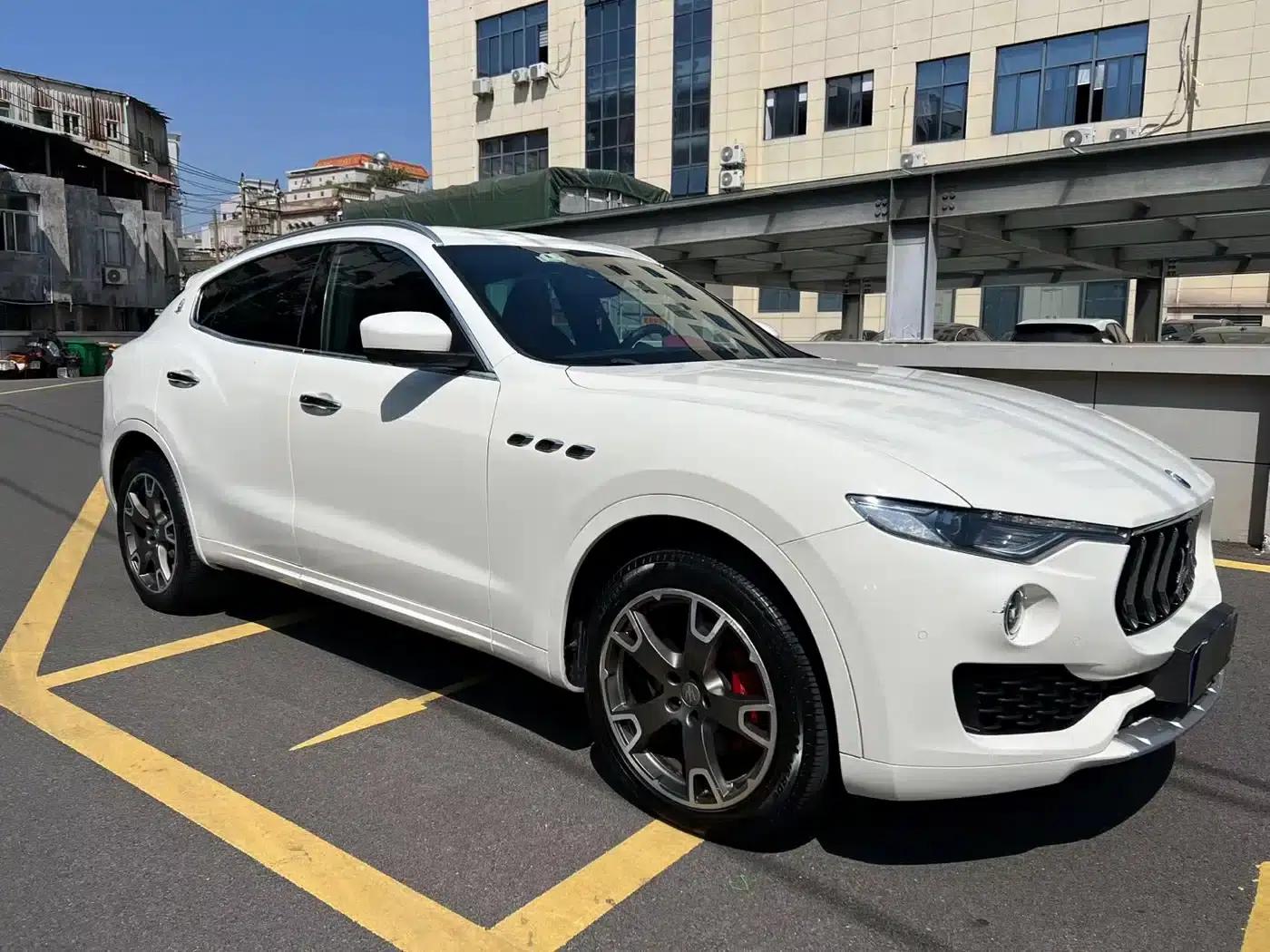 2016 Levante 3.0T Standard Edition — миниатюра 3