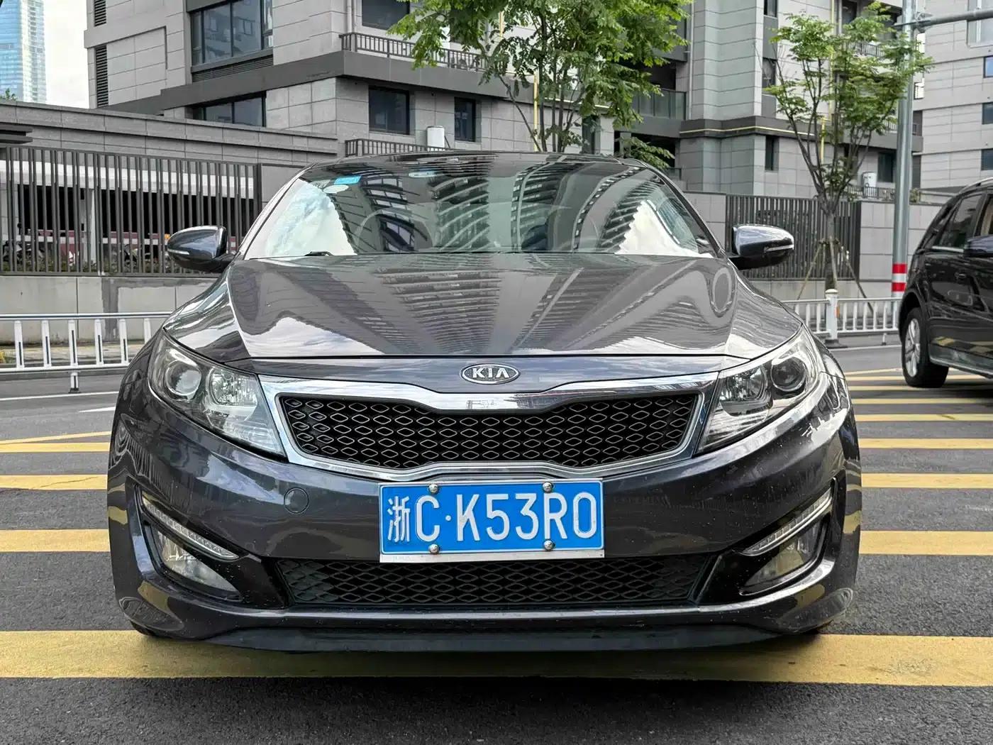 Kia K5 2012 2.0L Automatic DLX Special Edition — миниатюра 2