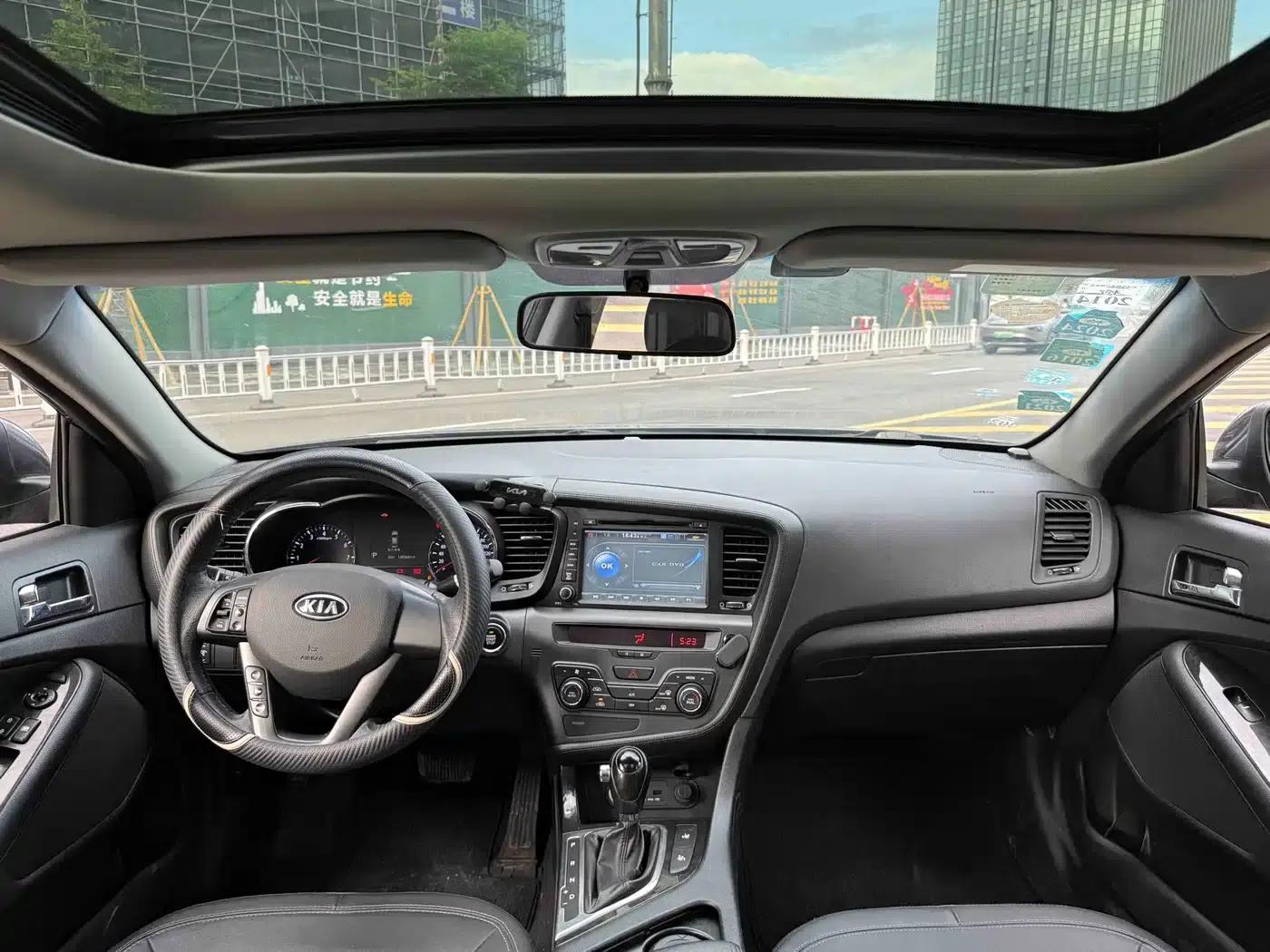 Kia K5 2012 2.0L Automatic DLX Special Edition — миниатюра 11