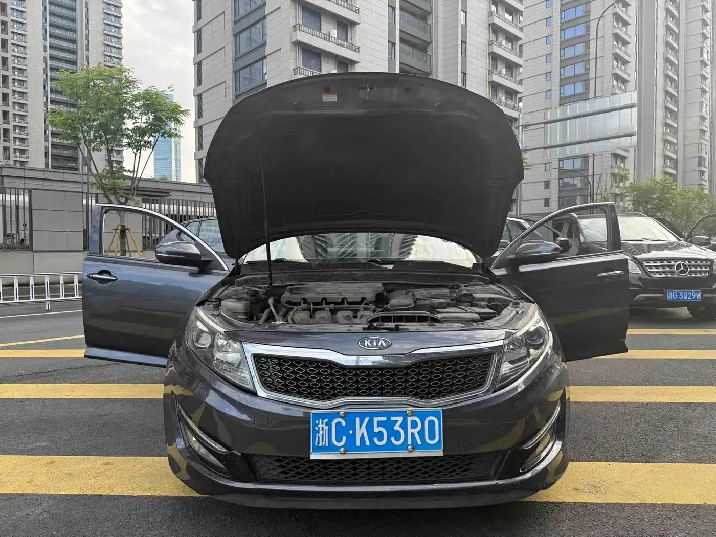 Kia K5 2012 2.0L Automatic DLX Special Edition — миниатюра 8