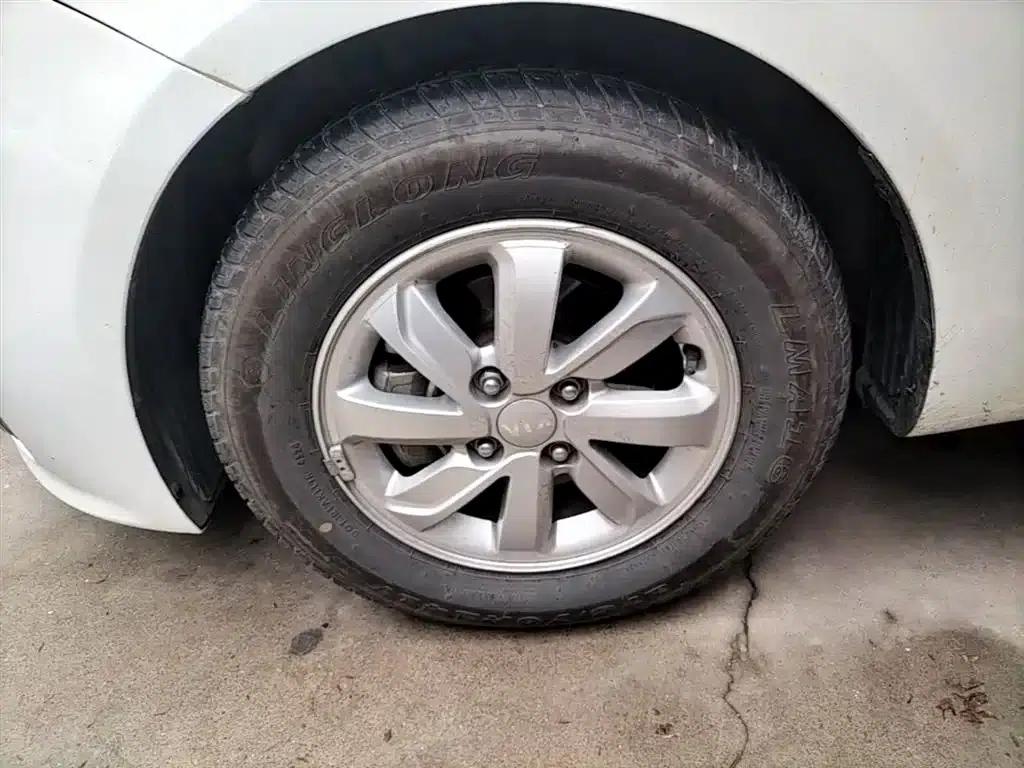 Kia K2 2015 Sedan 1.4L AT GLS — миниатюра 23