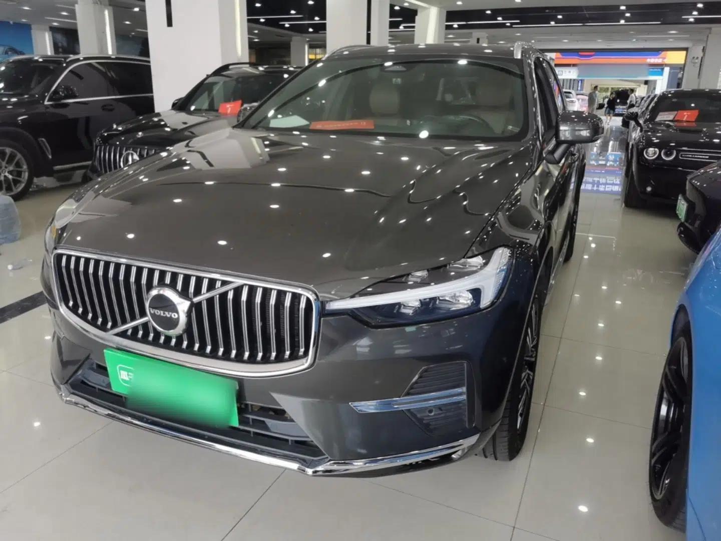 Volvo XC60 2022 B5 4x4 Smart Luxury Edition — миниатюра 1