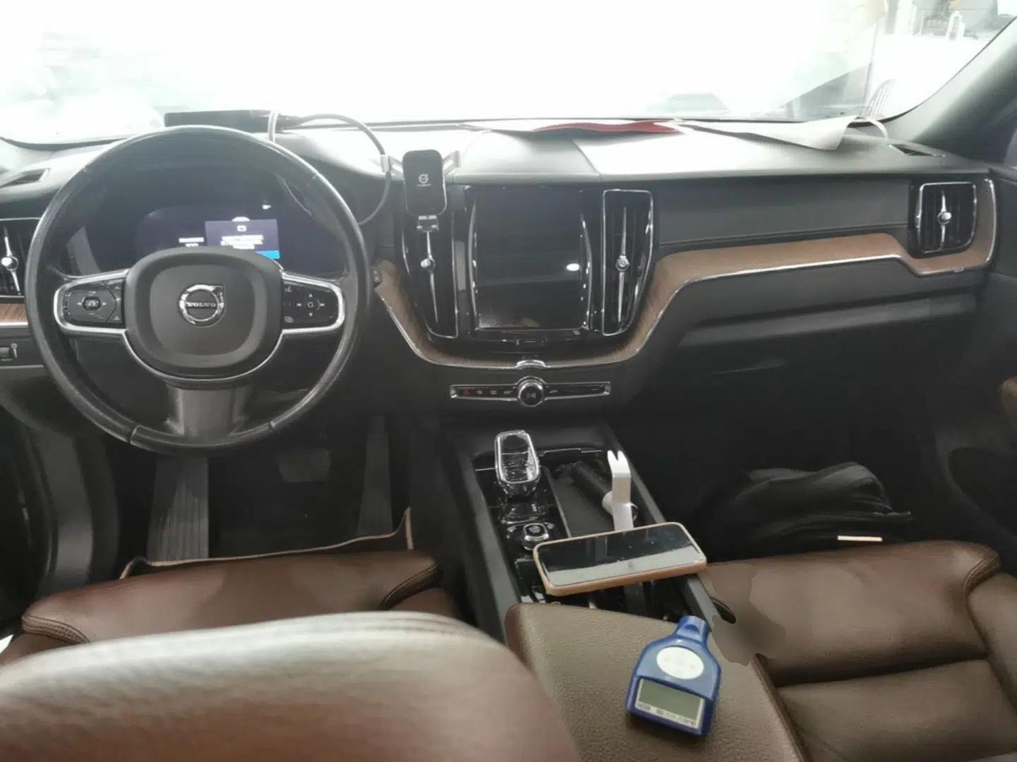 Volvo XC60 2022 B5 4x4 Smart Luxury Edition — миниатюра 13